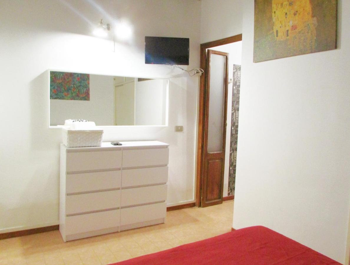 Colosseum Country Chic Apartment โรม ภายนอก รูปภาพ