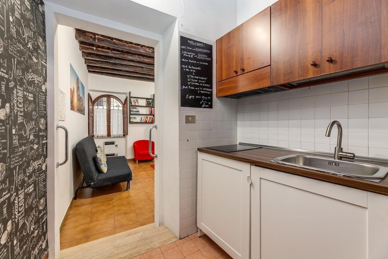 Colosseum Country Chic Apartment โรม ภายนอก รูปภาพ